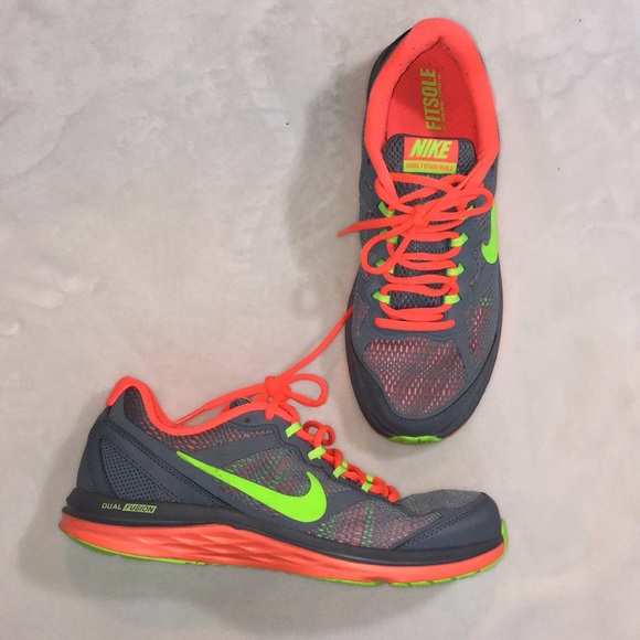 Nike Shoes Dual Fusion Gray And Neon Pink And Green Sz 9 Poshmark Nike Shoes Dual Fusion Gray And Neon Pink And Green Sz 9 Poshmark